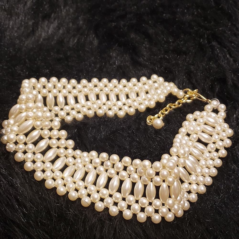 Faux Pearl Choker